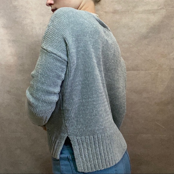 Super Soft Oversized Sweater - Picture 3 of 8